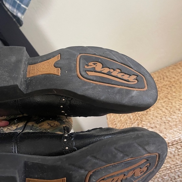 Ariat woman’s cowgirl boots size 9.5 black camo - Picture 7 of 9